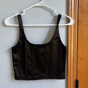 crop top with zip up back!